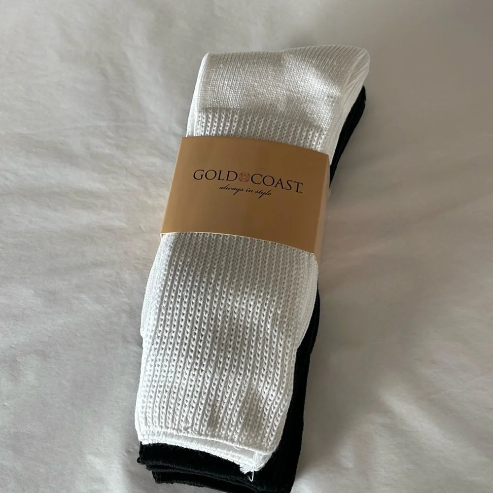 Socks Gold Coast 5 pack shoe size‎ 6-12 sock size 10-13 white/black